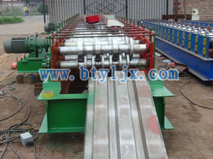 箱體板設(shè)備-槽造機(jī)